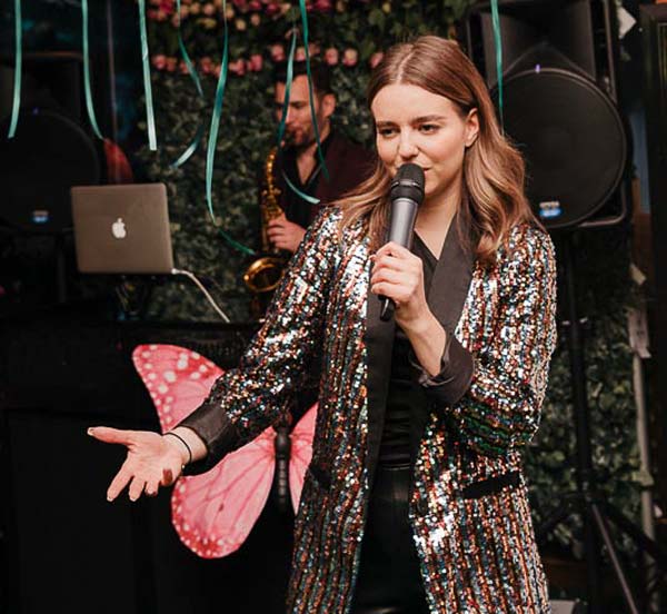 professionelle Moderation Moderator Berlin Tamada buchen